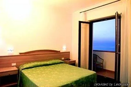 Hotel Kennedy SantʼAlessio Siculo 3*,