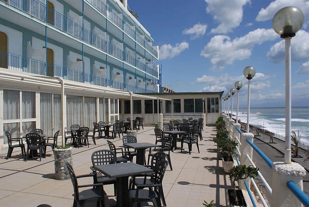 Hotel Kennedy SantʼAlessio Siculo